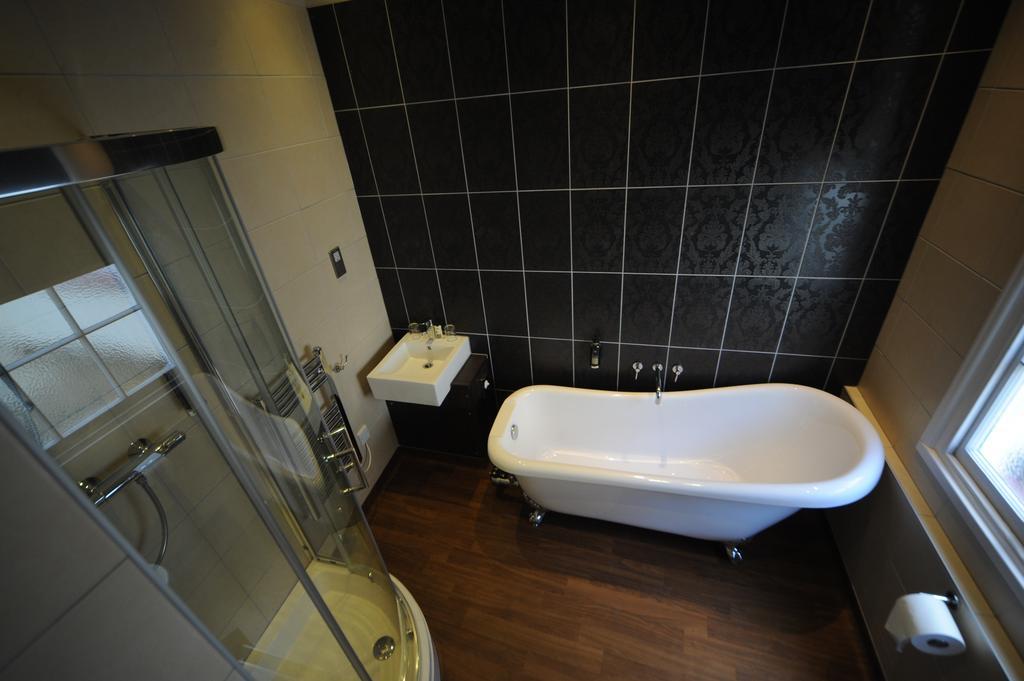 The Bull Hotel Stony Stratford Esterno foto