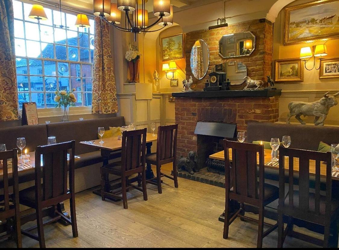 The Bull Hotel Stony Stratford Esterno foto